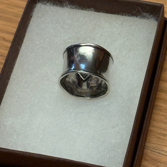 Silpada Hammered Cuff Ring - Size 6 - Picture 4 of 6